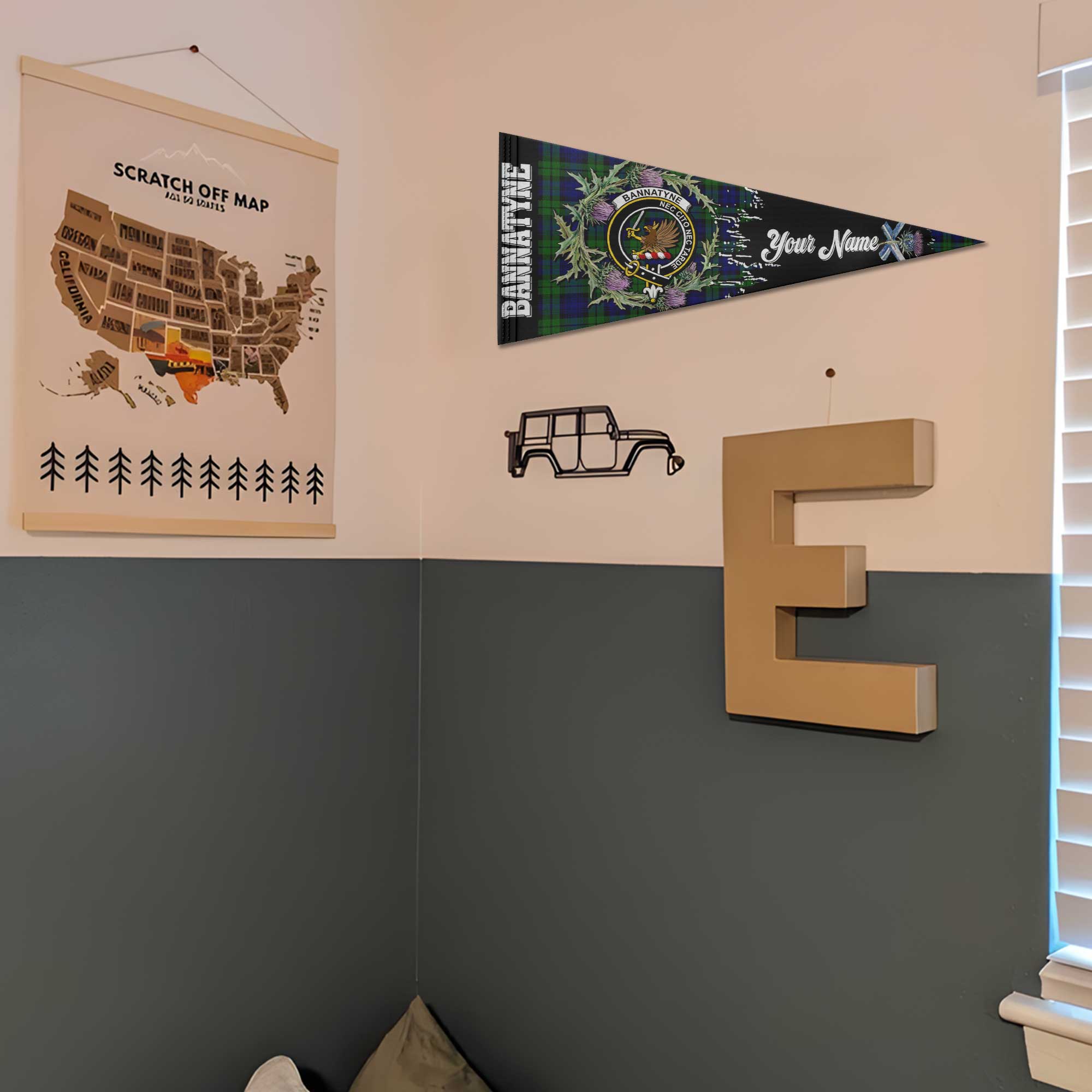 Clan Bannatyne Tartan Felt Pennant Crest And Plaid Basic Style