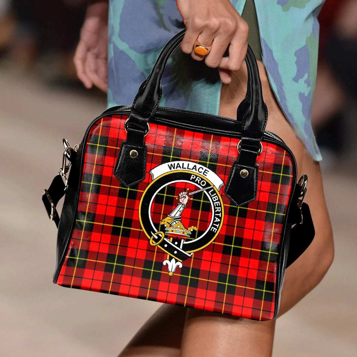 Wallace Hunting, Red Tartan Crest Shoulder Handbag