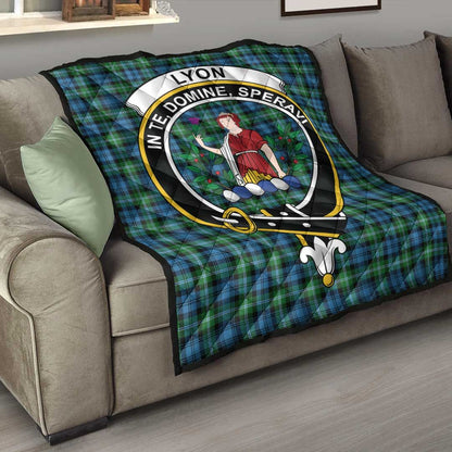 Lyon Clan Tartan Crest Quilt