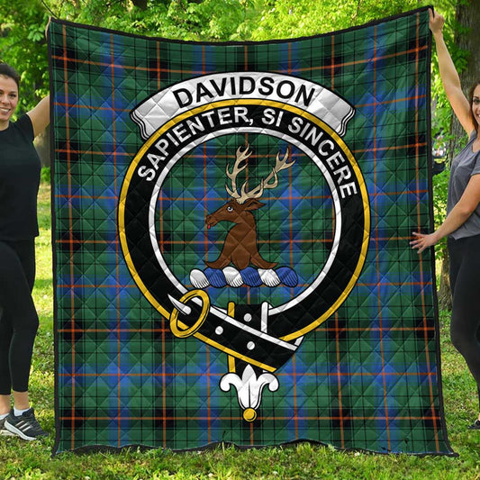 Davidson Ancient Tartan Crest Quilt