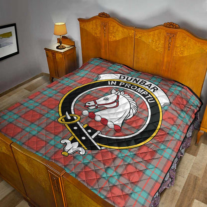 Dunbar Ancient Tartan Crest Quilt