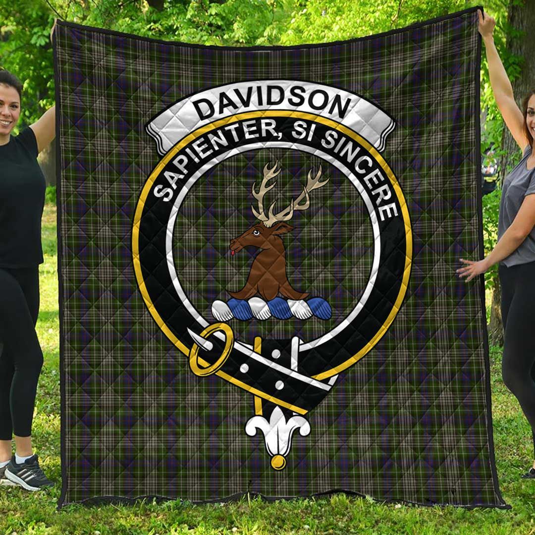 Davidson Tulloch Dress Tartan Crest Quilt