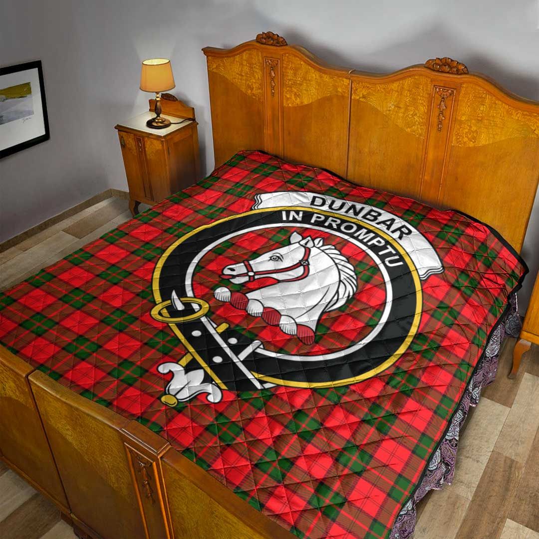 Dunbar Modern Tartan Crest Quilt