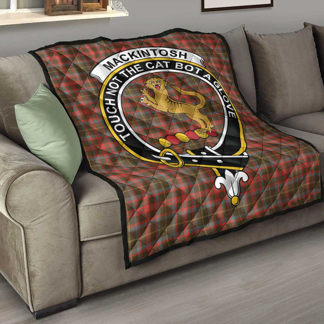 MacKintosh Hunting Weathered Tartan Crest Quilt