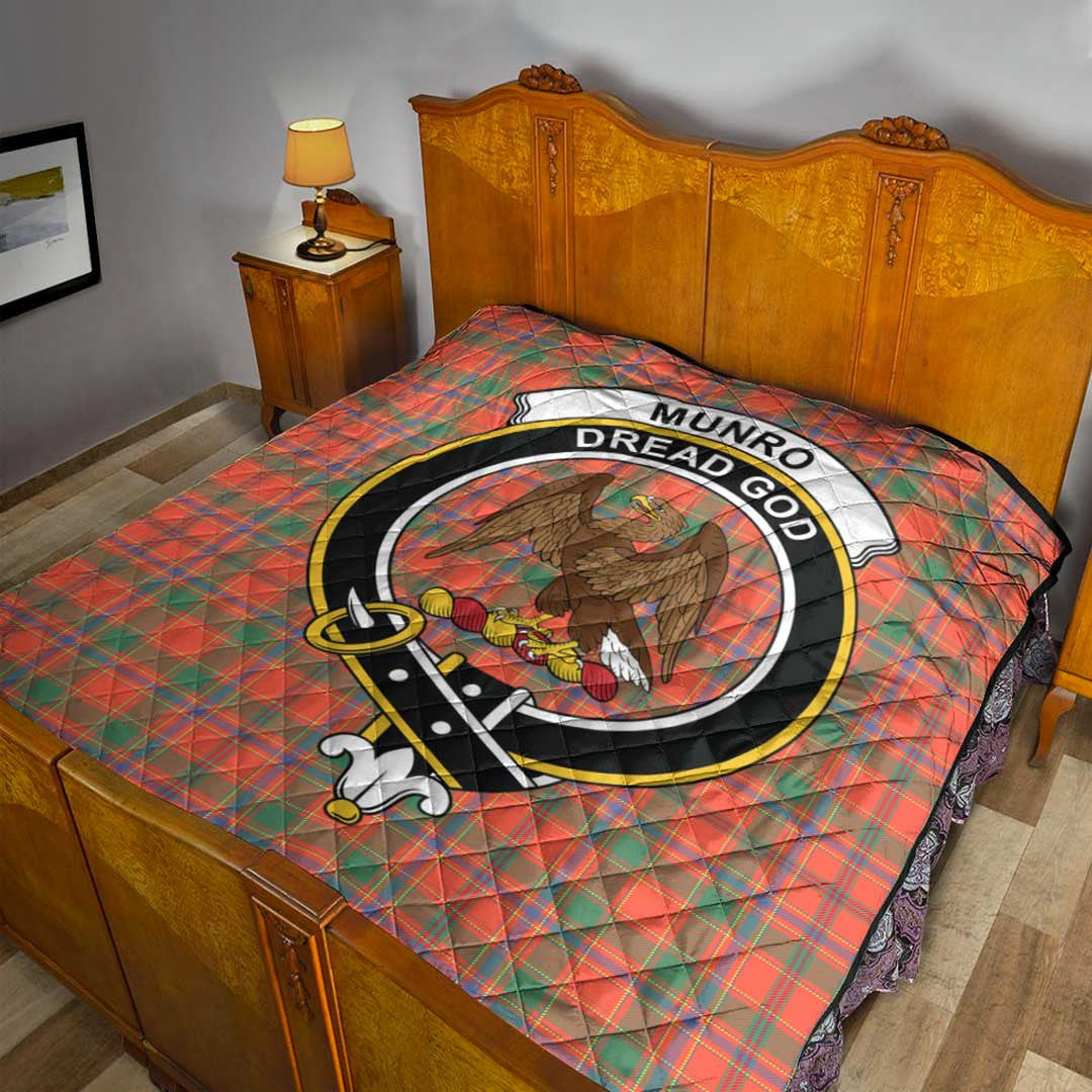 Munro Ancient Tartan Crest Quilt