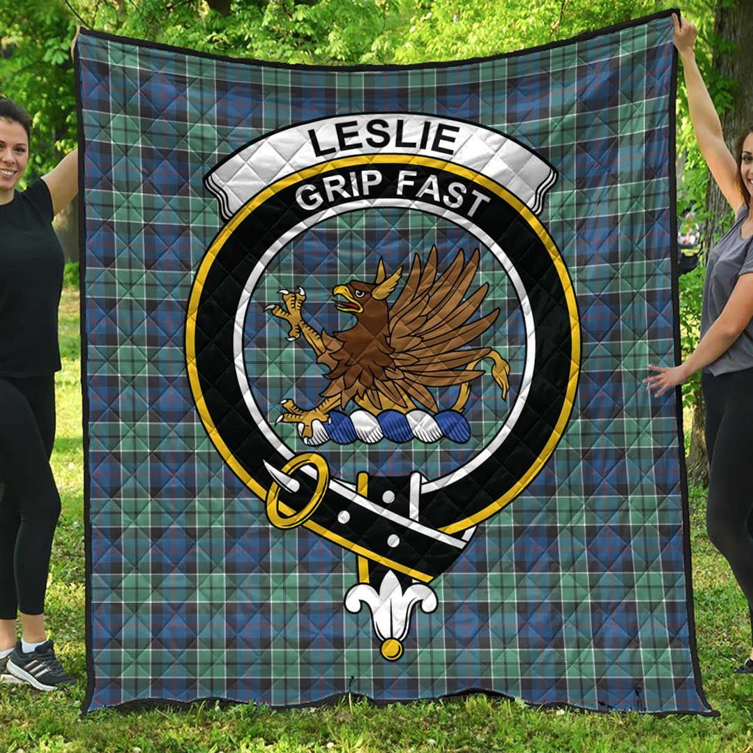 Leslie Hunting Tartan Crest Quilt