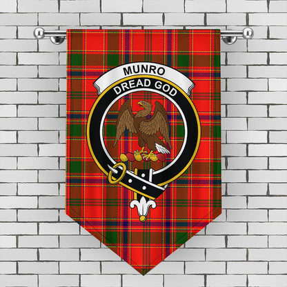 Munro Modern Tartan Crest Gonfalon